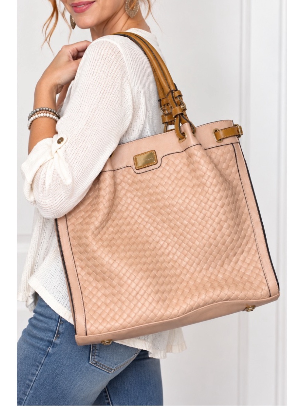 Simply Noelle large woven tote handbag in a soft blush/nude pink shade
